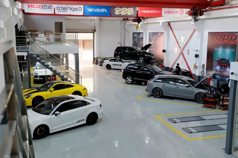 VOSSEN 17.jpg